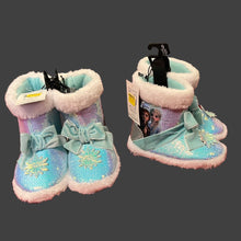 Load image into Gallery viewer, Frozen-Themed Glitter Snowflake – Cozy and Sparkly Kids&#39; Slippers
